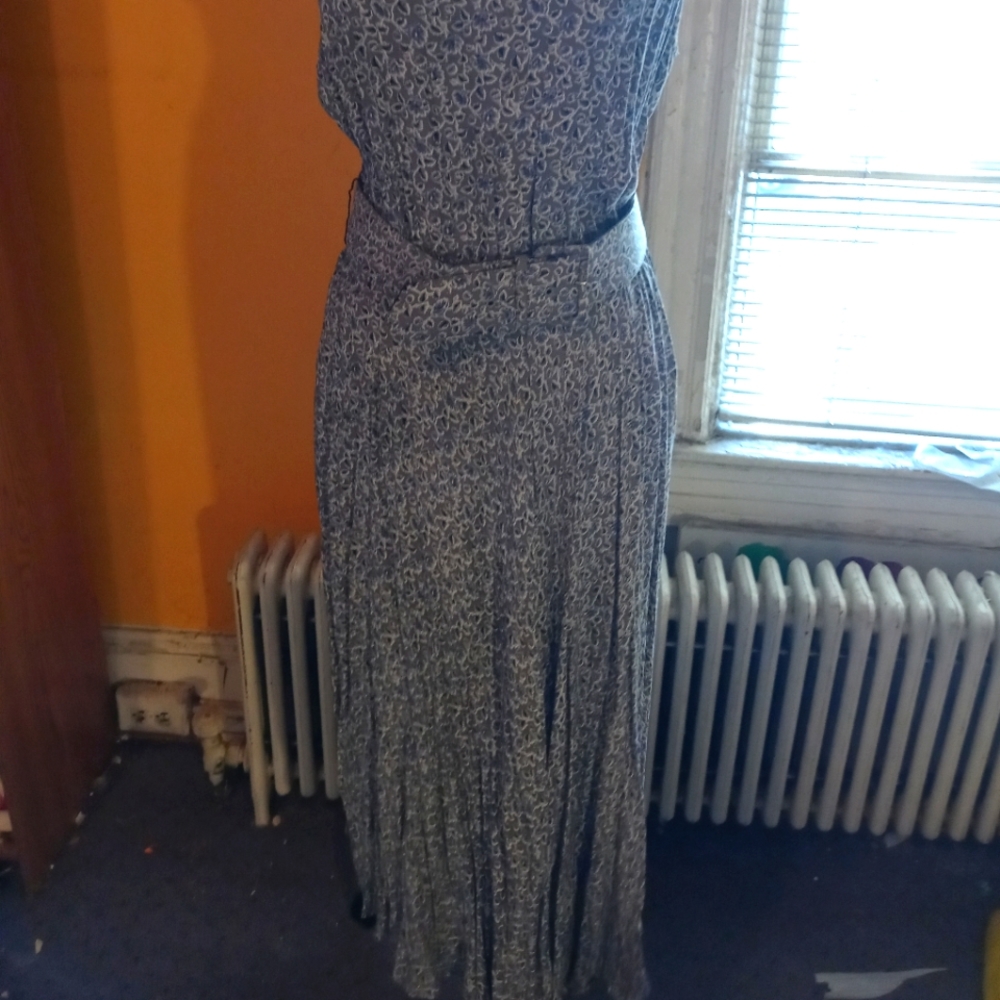 ED Michaels Sleeveless Dress w/Fabric cover belt